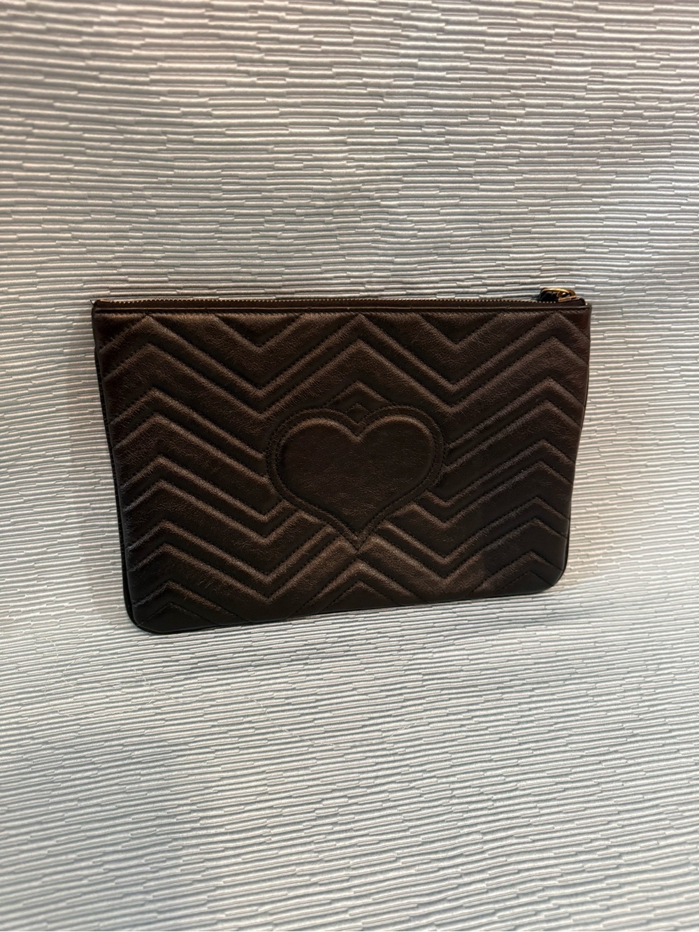 GUCCI BLACK LEATHER MARMONT ZIP POUCH PURSE - Picture 6 of 8